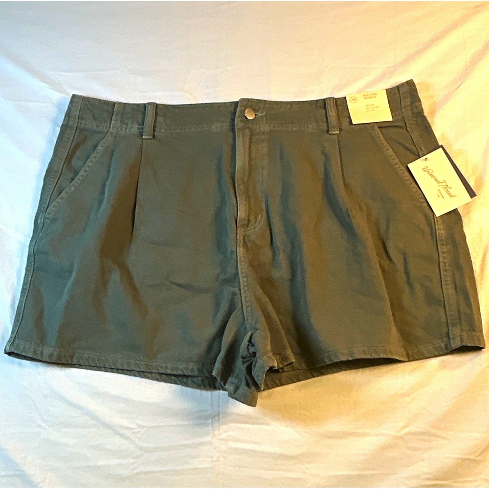 Universal Thread Women's High Rise Pleated Shorts Green Size 16 Pockets